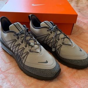 Airmax women’s sequent utility 4